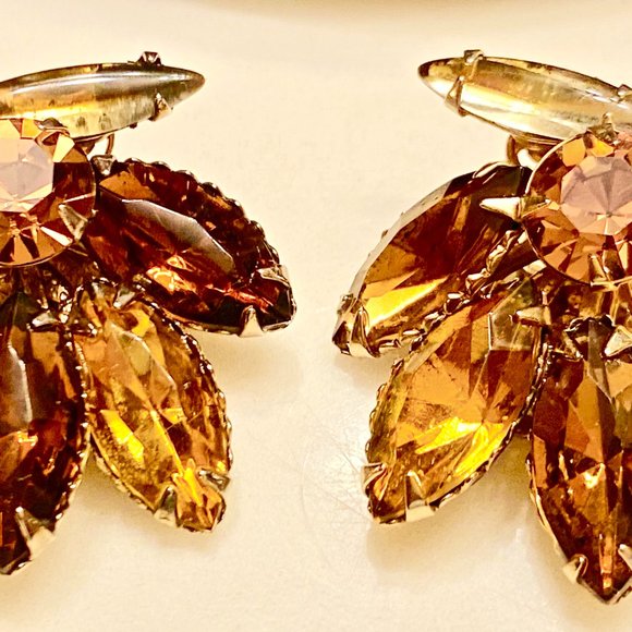 Vintage CATHE Signed Amber Swirl Brooch and Earrings Set - Picture 3 of 5